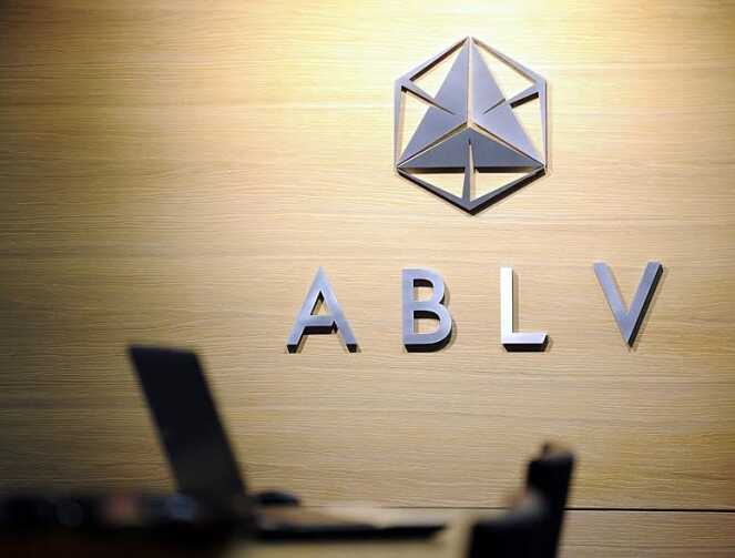 "Дело ABLV": уголовный банкир Андрис Овсянников и его подельница Дарья Терехина зачищают интернет перед очередным тюремным сроком