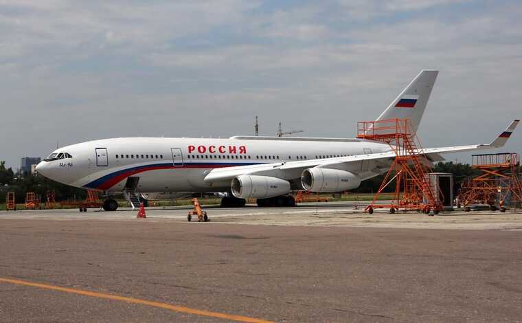Делегация России прибыла на переговоры в Стамбул на военном самолете