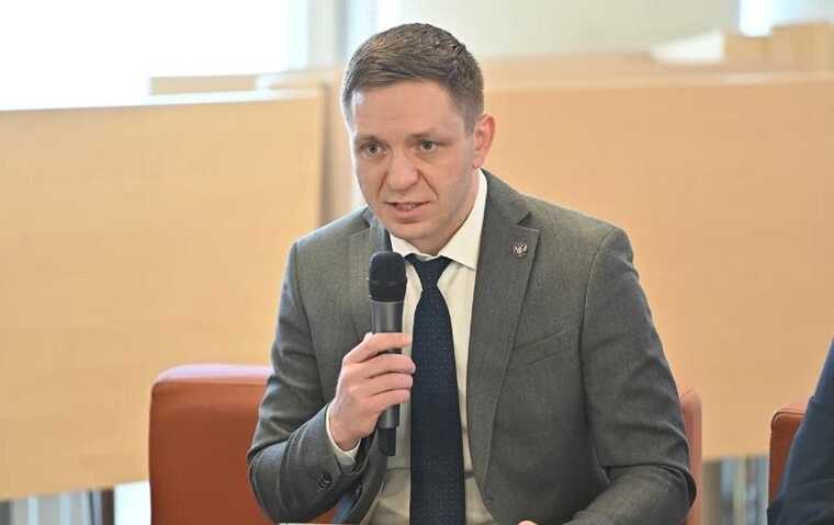 Экс-министр транспорта БурятииАлександр Гоге арестован по делу о контракте на миллиард с завышенной стоимостью