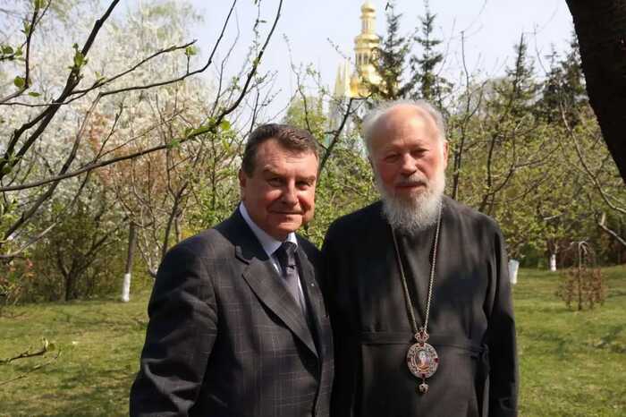 Панагия, похищенная в 2016 году у архиепископа Александра, внезапно появилась на патриархе Кирилле