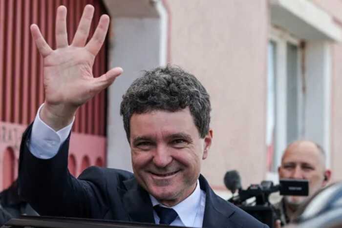 Никушор Дан уверенно лидирует в президентской гонке, набрав свыше 54% голосов