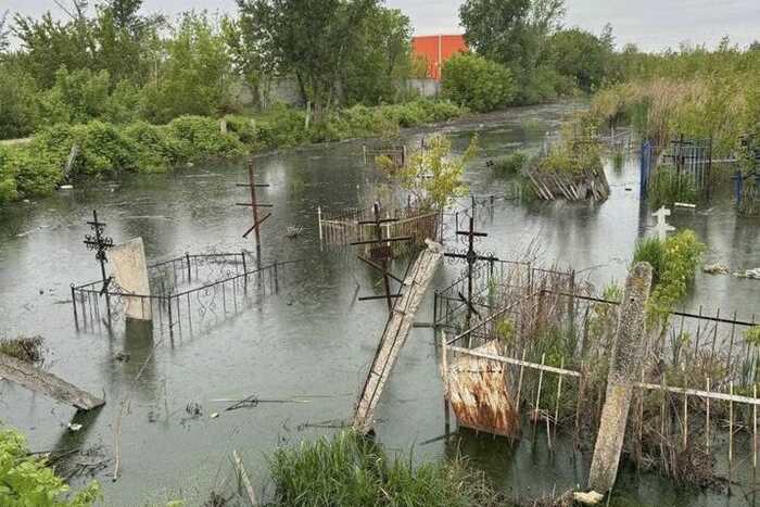 Жители Самары жалуются на загрязнение кладбища ветеранов ВОВ сточными водами