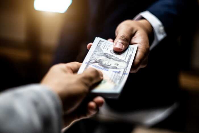 Суд продолжает рассматривать дело Шалаева и Лайзанса по обвинениям в отмывании средств