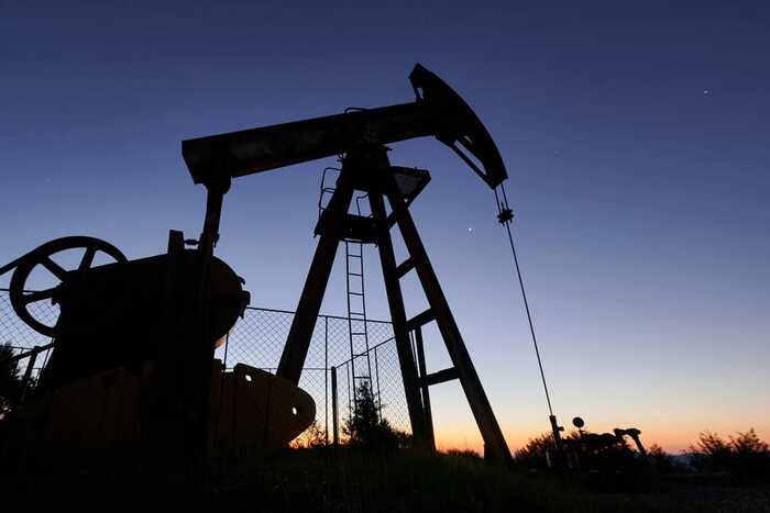 Нефть Brent подскочила почти на 5% из-за конфликта между Ираном и Израилем