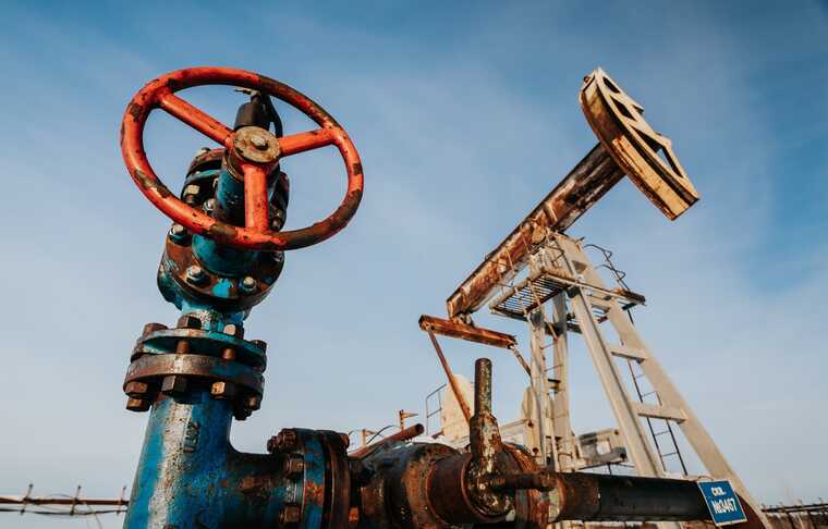 Продажа доли Роснефти в индийском НПЗ оказалась под угрозой из-за санкций ЕС