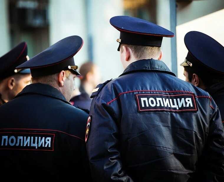 В деле против Baza всплыли взятки и превышение полномочий у полиции